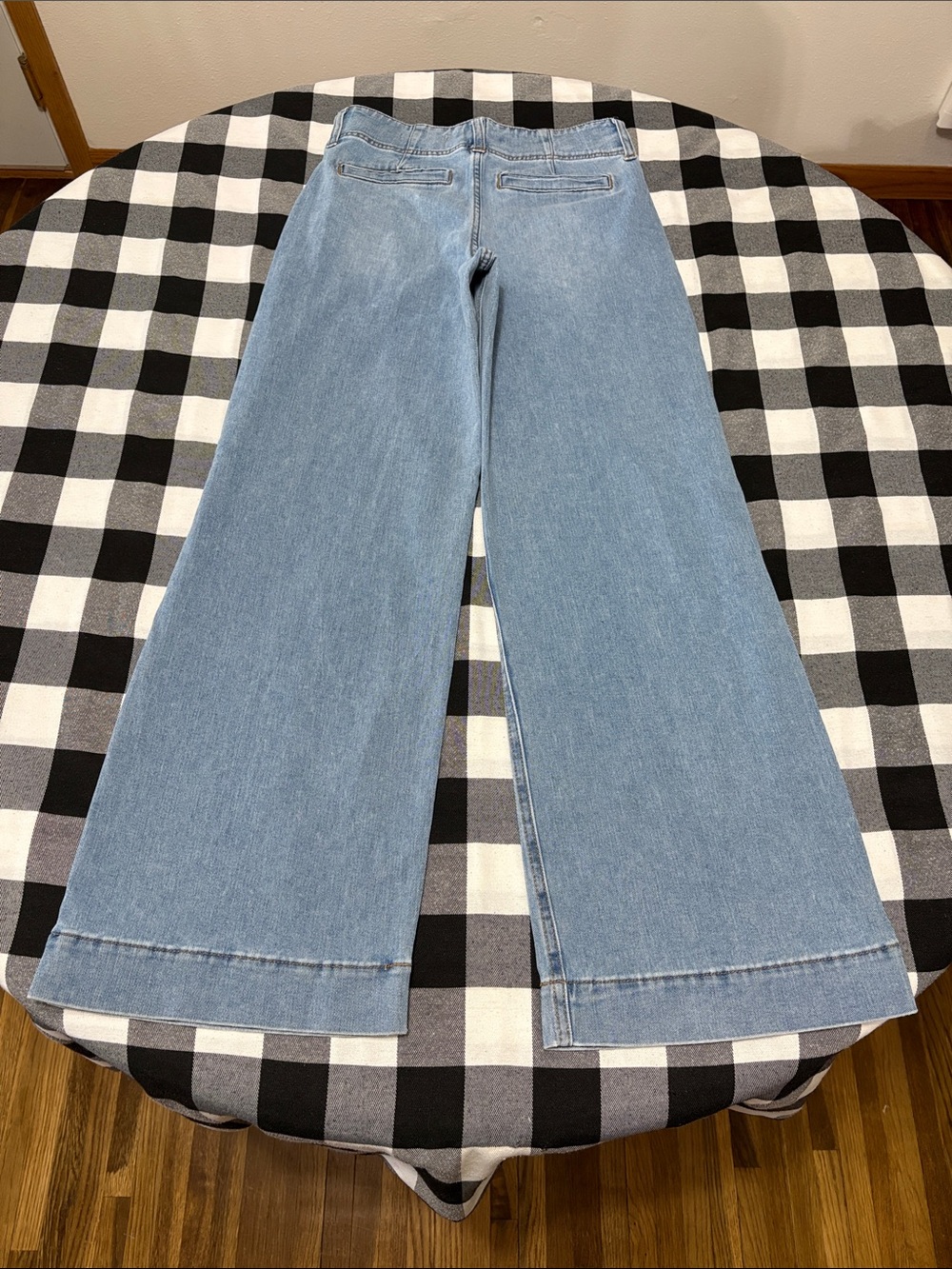 BCBGeneration Pleated High rise 2 Button Wide Leg Jeans Size 3/26 x 31 Stretch - Picture 7 of 10